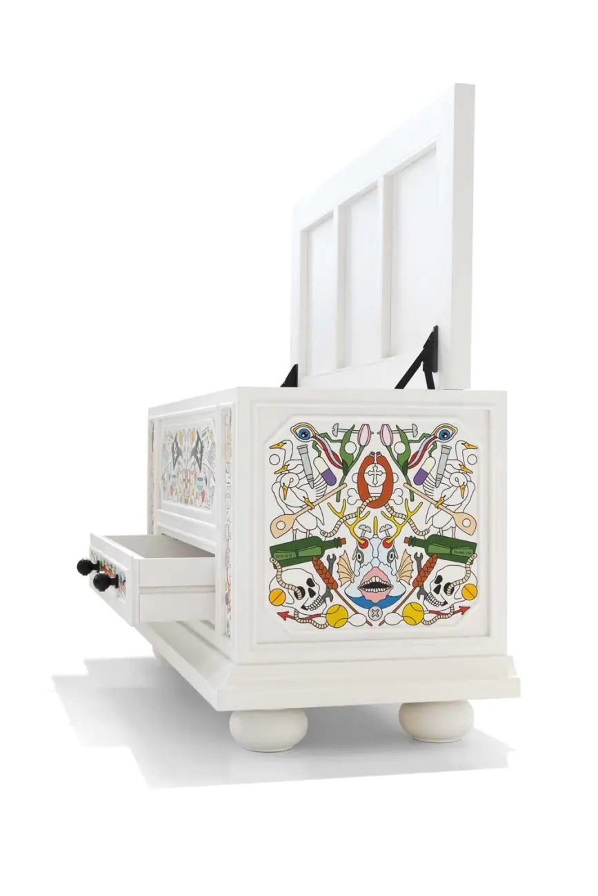Altdeutsche Chest