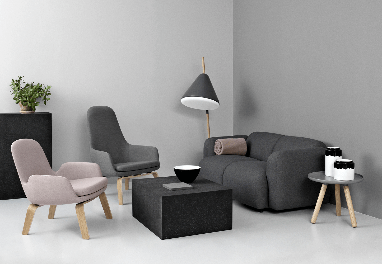 ERA LOUNGE CHAIR LOW WOOD