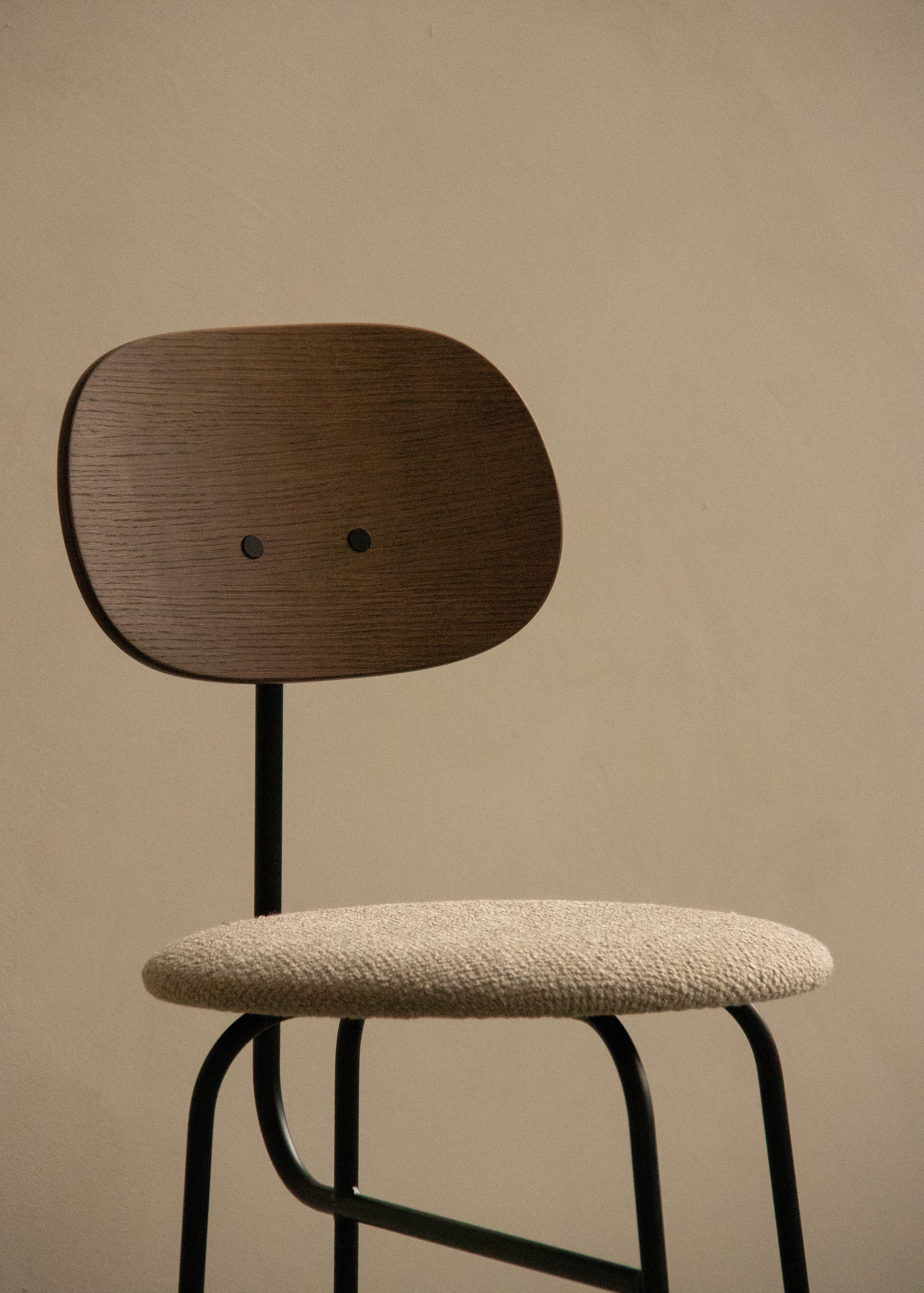 AFTEROOM COUNTER CHAIR PLUS, BLACK BASE, UPHOLSTERED SEAT, VENEER BACK