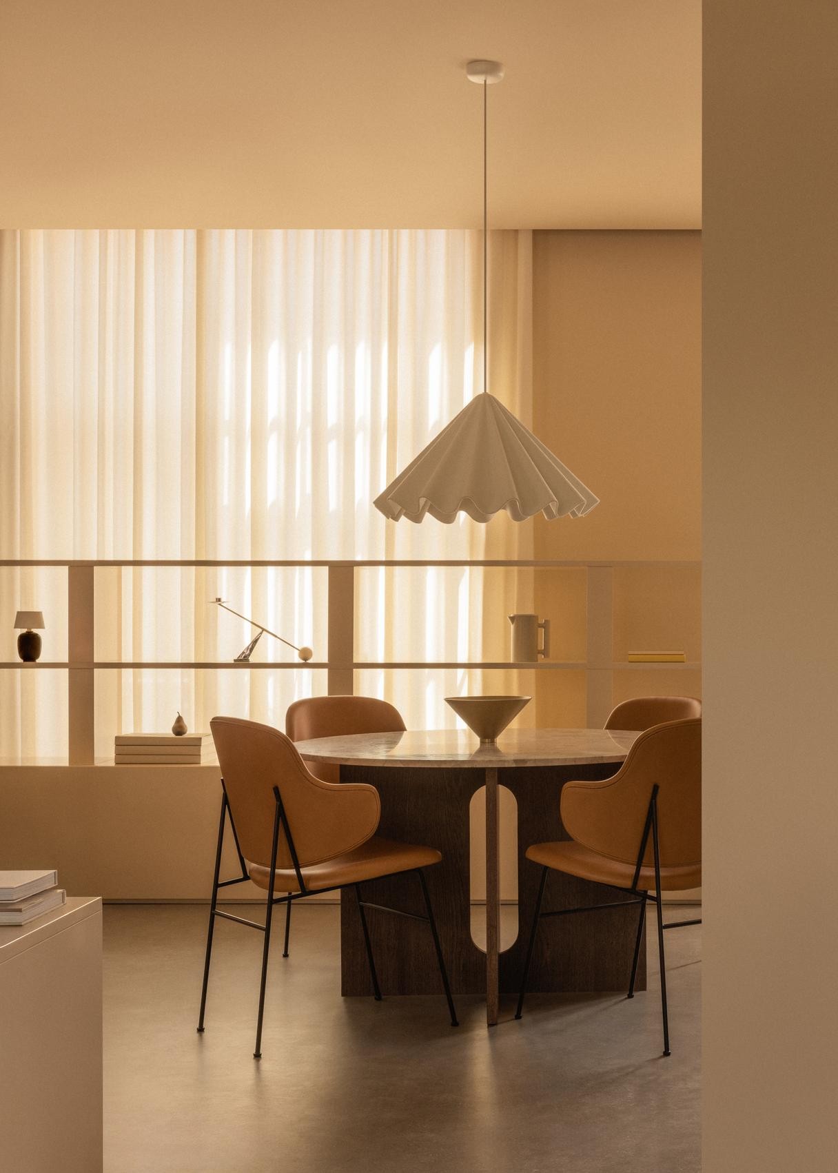 ANDROGYNE DINING TABLE ROUND