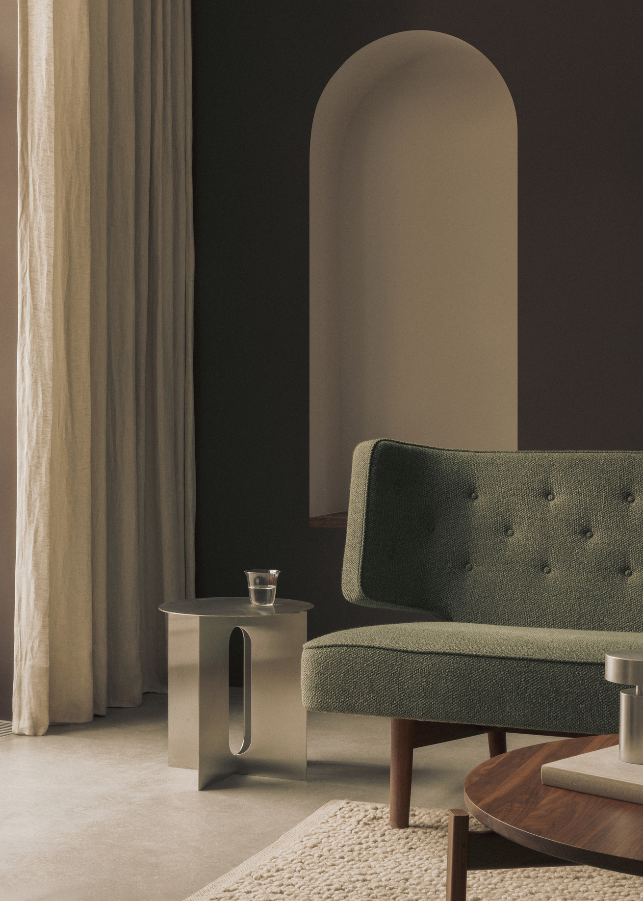 ANDROGYNE SIDE TABLE