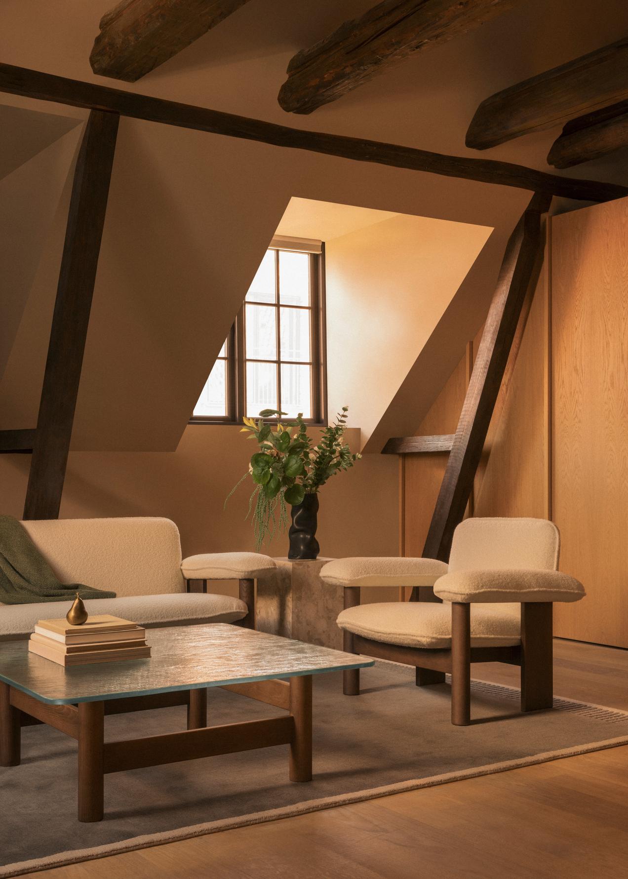 BRASILIA LOUNGE TABLE