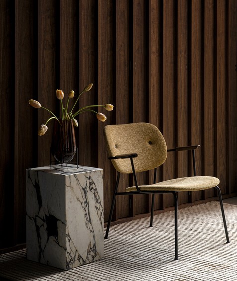 CO LOUNGE CHAIR W/ARMREST, UPHOLSTERED SEAT AND BACK