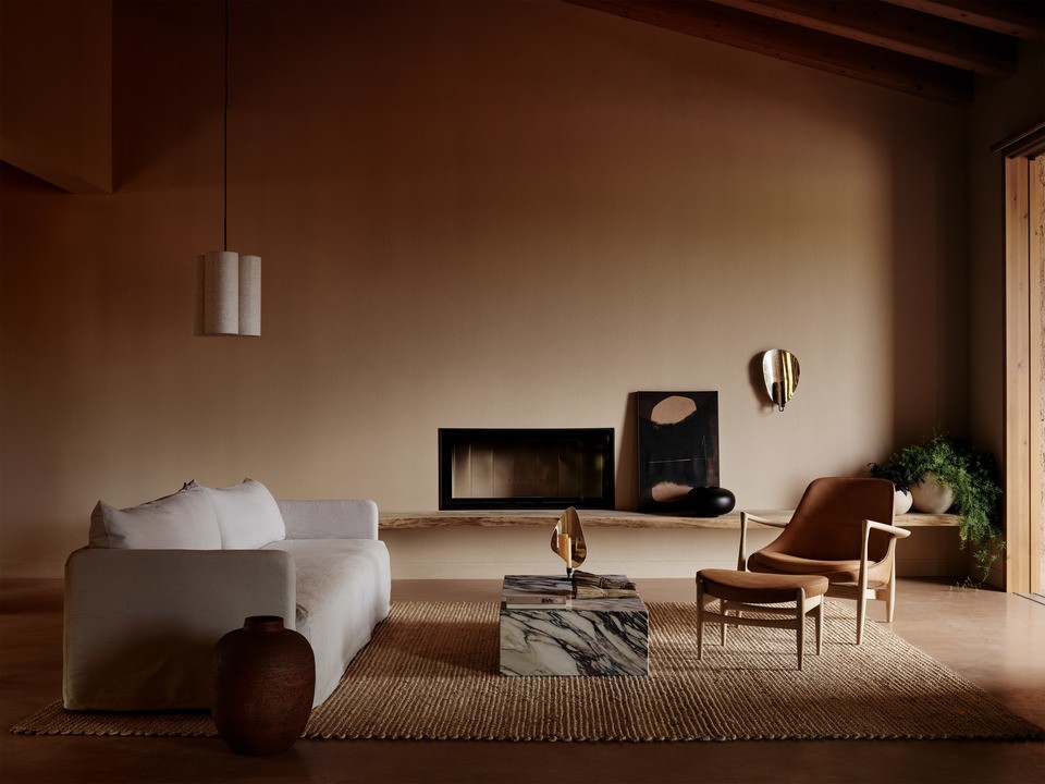 ELIZABETH LOUNGE CHAIR