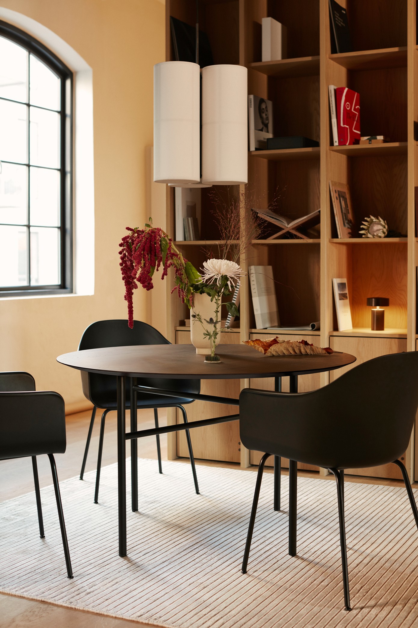 SNAREGADE DINING TABLE, ROUND