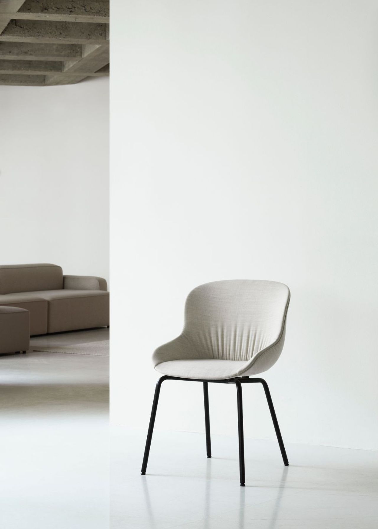 HYG COMFORT CHAIR FULL UPHOLSTERY STEEL