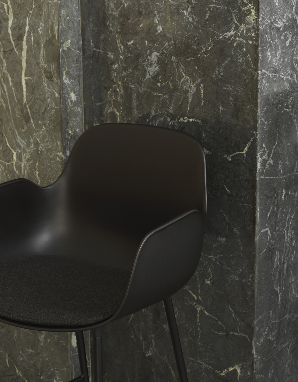 FORM BAR ARMCHAIR 75 CM STEEL