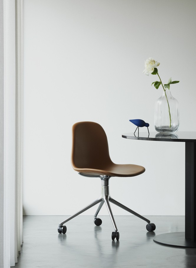 FORM CHAIR SWIVEL 4W FULL UPHOLSTERY ALU