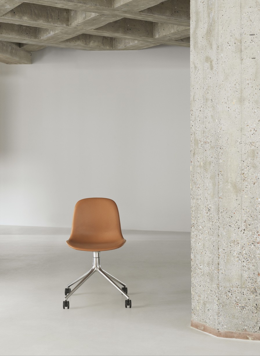 FORM CHAIR SWIVEL 4W FULL UPHOLSTERY ALU