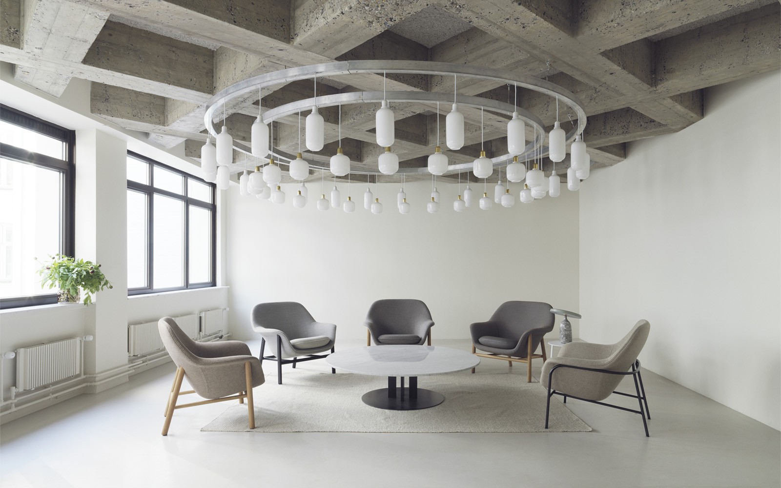 DRAPE LOUNGE CHAIR HIGH WOOD