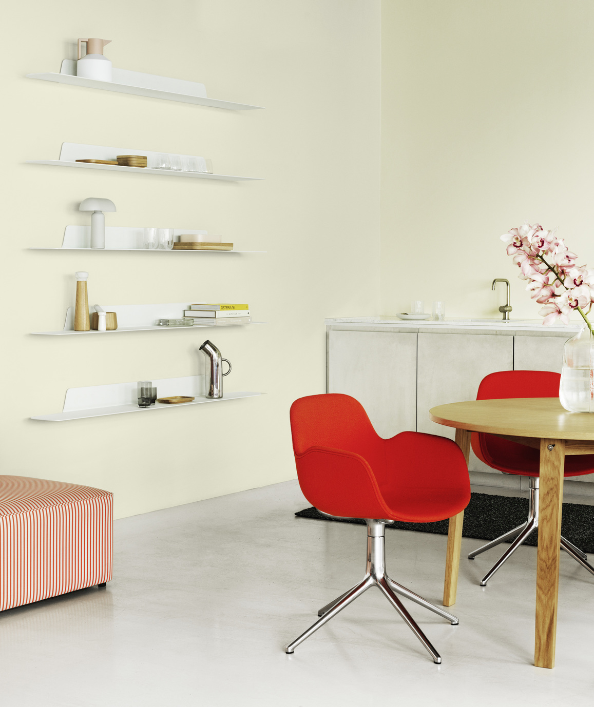 FORM ARMCHAIR SWIVEL 4L ALU