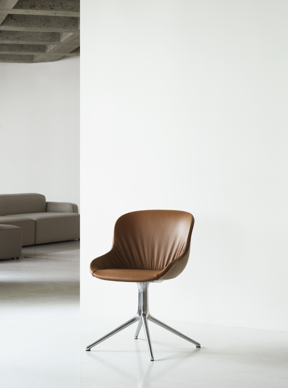 HYG COMFORT CHAIR SWIVEL 4L FULL UPHOLSTERY