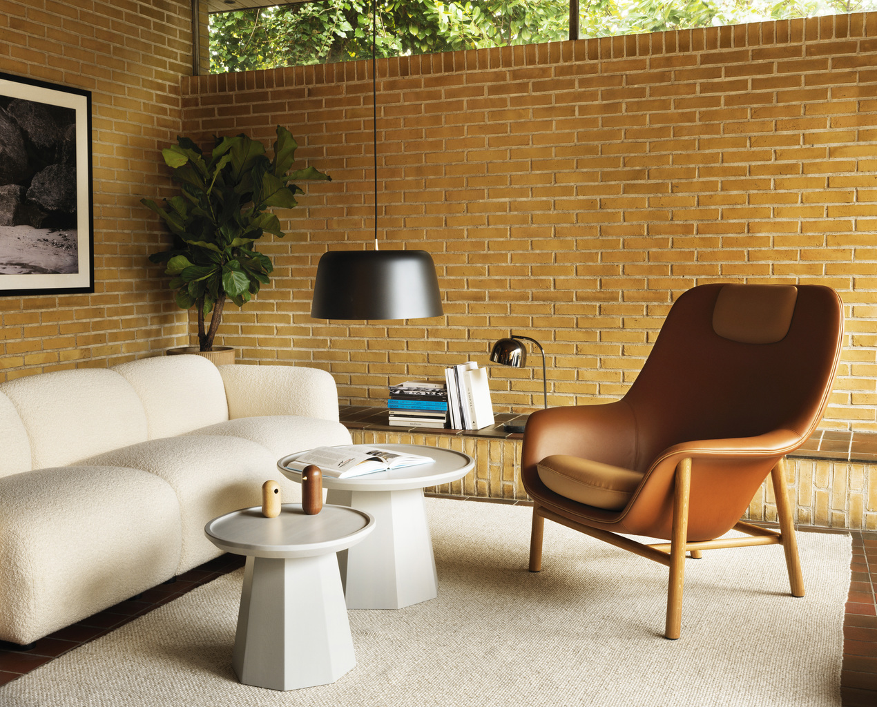 DRAPE LOUNGE CHAIR HIGH W. HEADREST WOOD