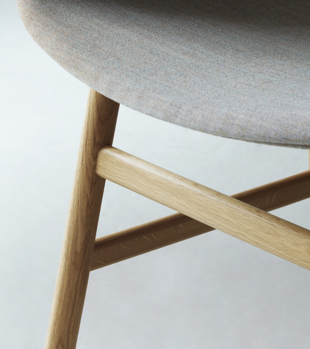 FORM CHAIR UPHOLSTERY WOOD