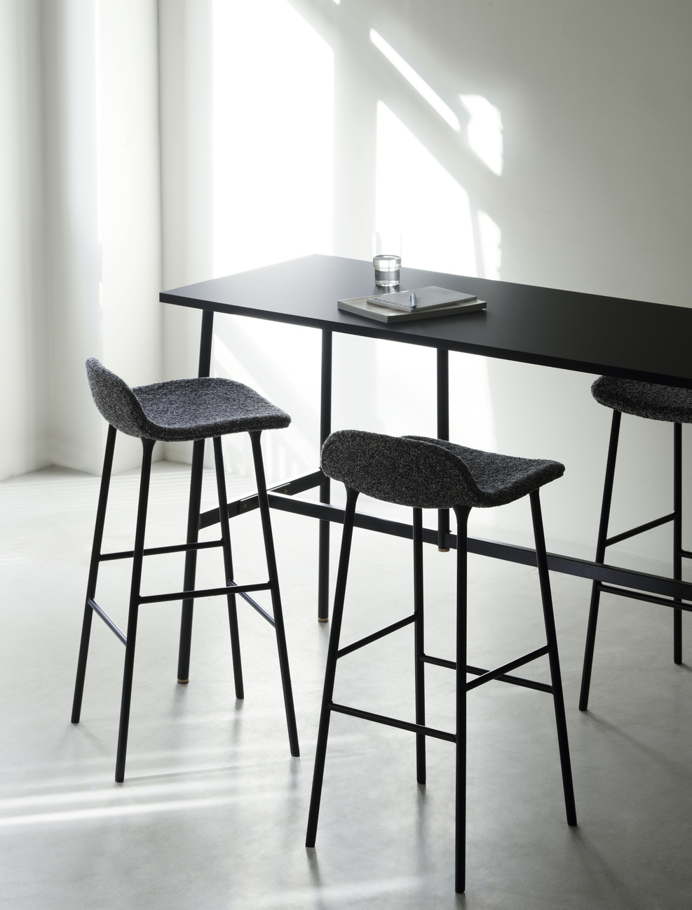 FORM BARSTOOL 75 CM FULL UPHOLSTERY WOOD