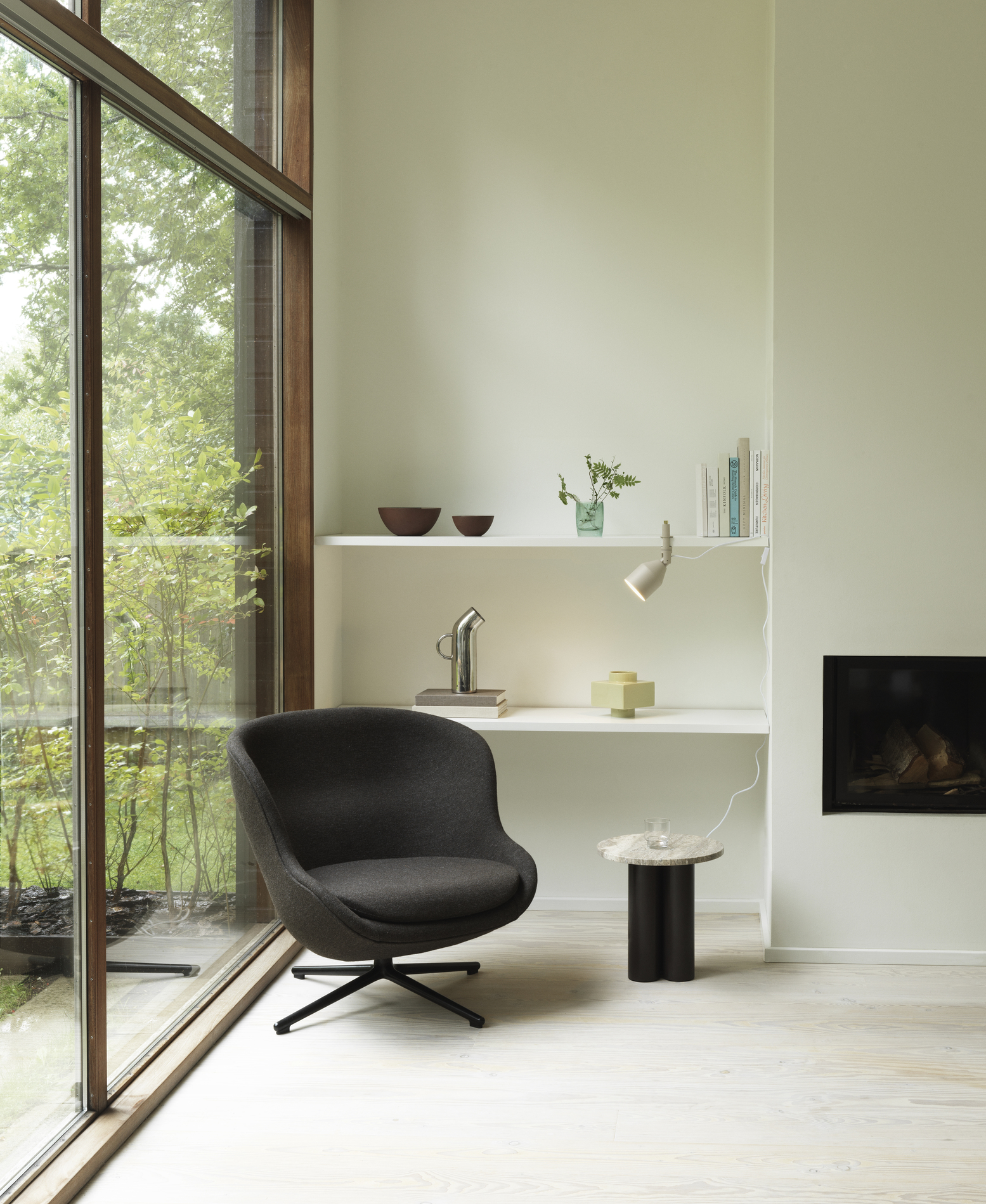 HYG LOUNGE CHAIR LOW SWIVEL