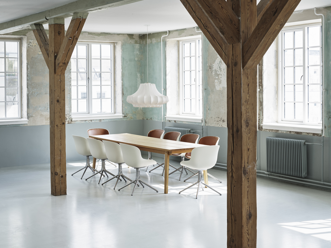 HYG CHAIR SWIVEL 4L FULL UPHOLSTERY