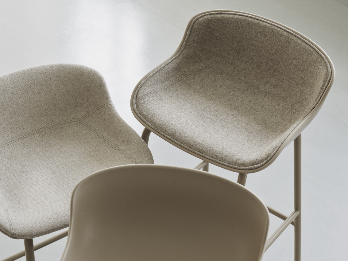 HYG BARSTOOL 65 CM STEEL