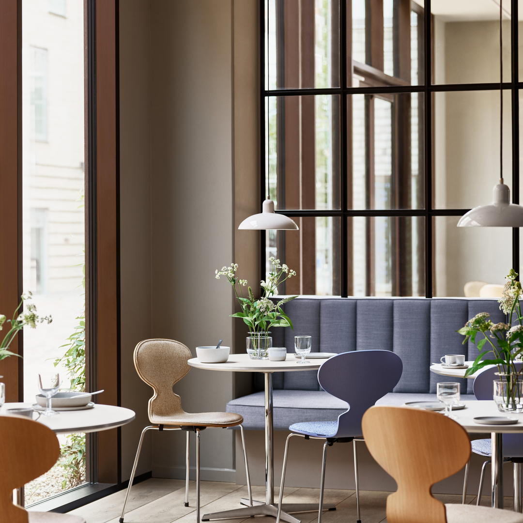 Supercircular Cafe Table