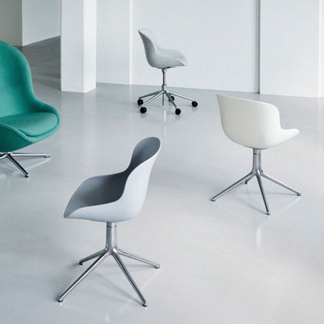 HYG CHAIR SWIVEL 4L FRONT UPHOLSTERY