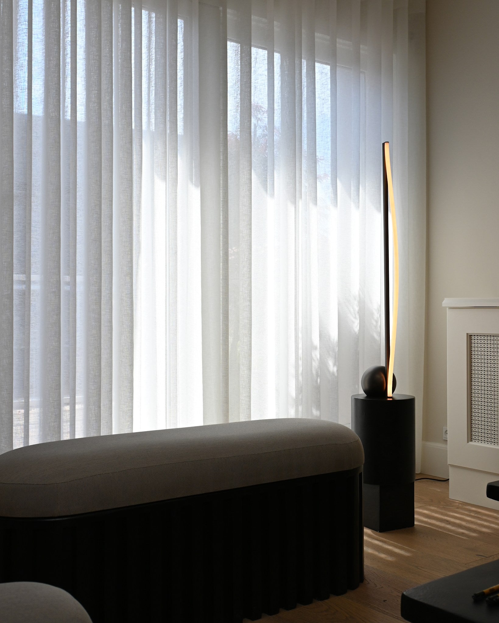 Bow Floor Lamp - Bronze