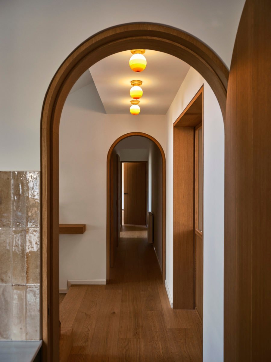 Dipping Light Ceiling