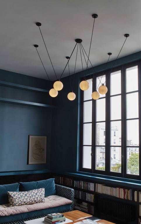 Acrobates de Gras Glass Ball