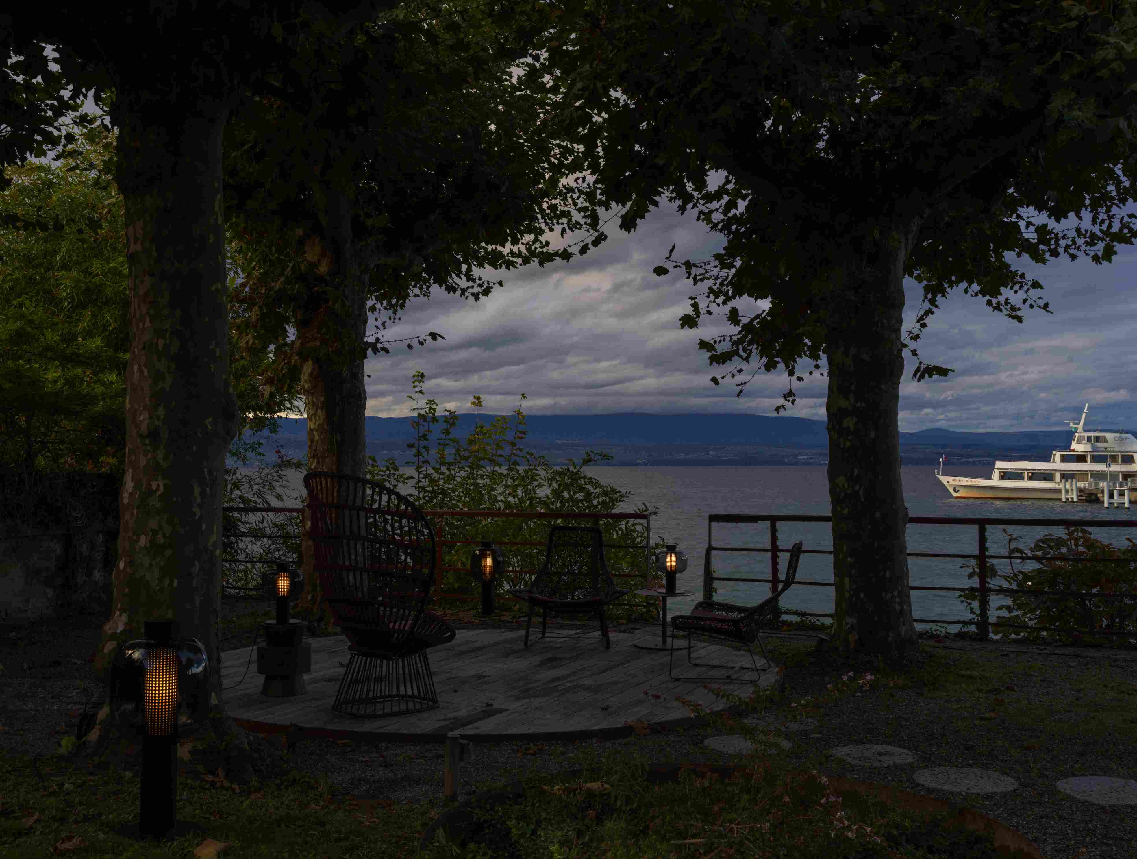 Bonbori Outdoor floor