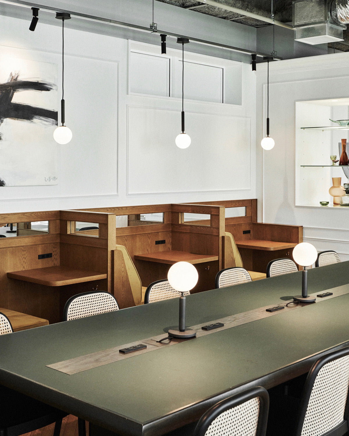 Miira Table