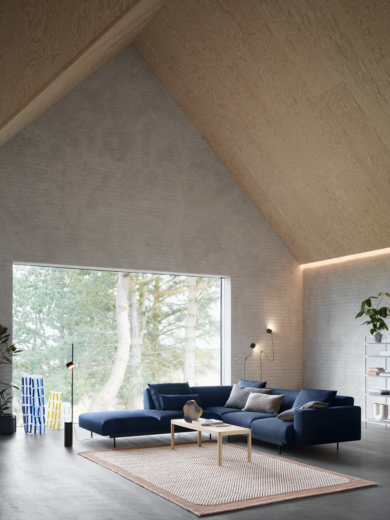 Post Wall Lamp