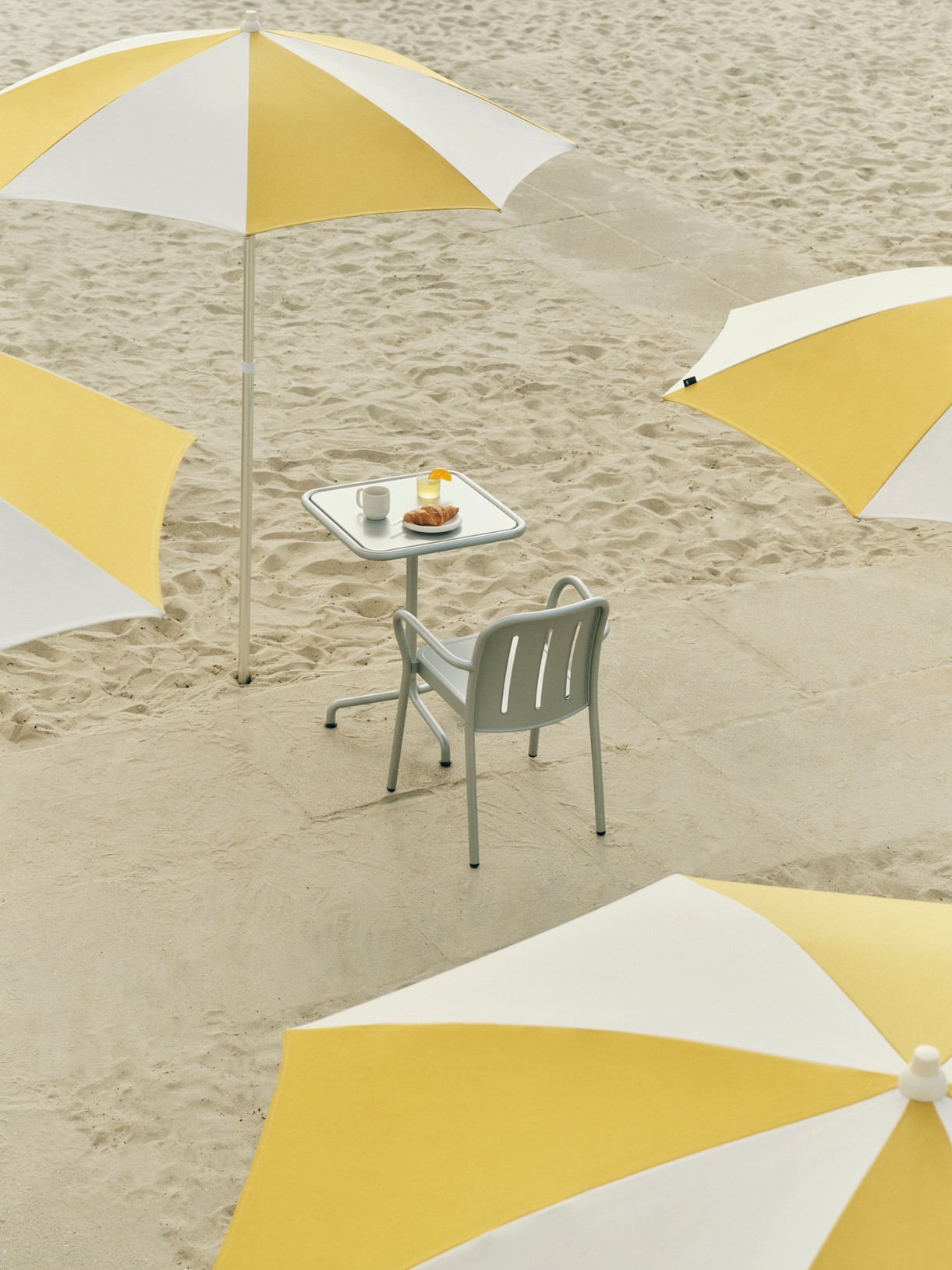 Deville Table