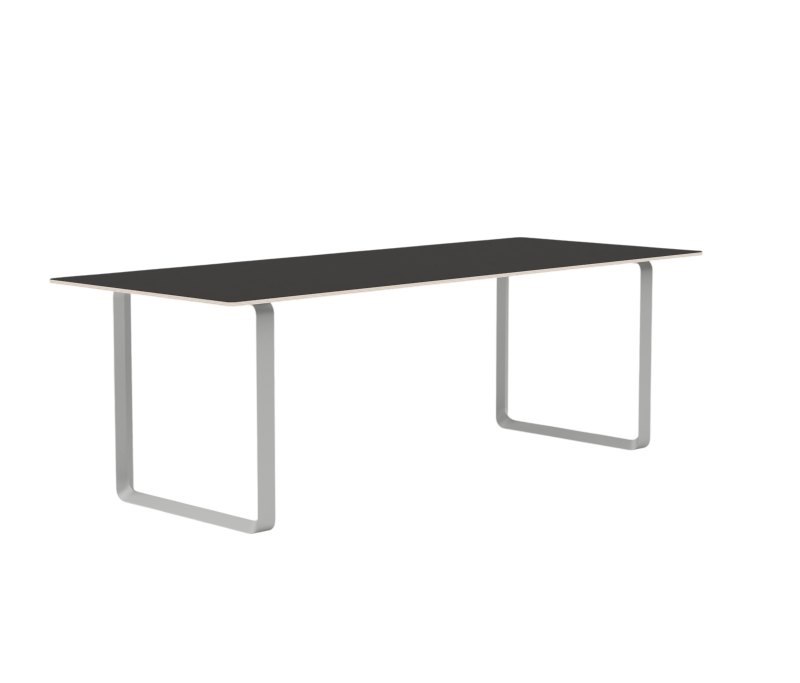 70/70 Table