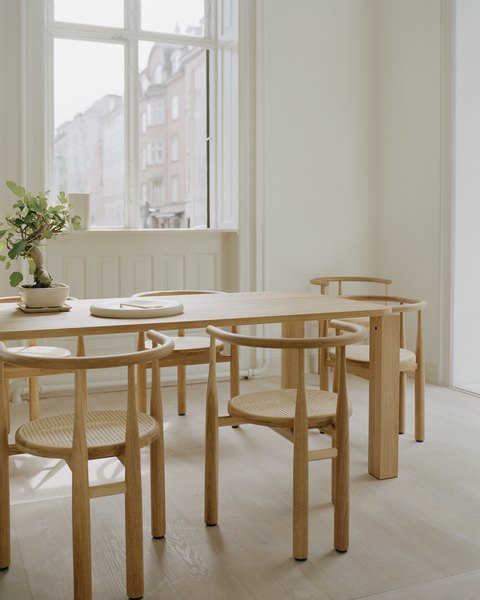 Atlas Dining Table