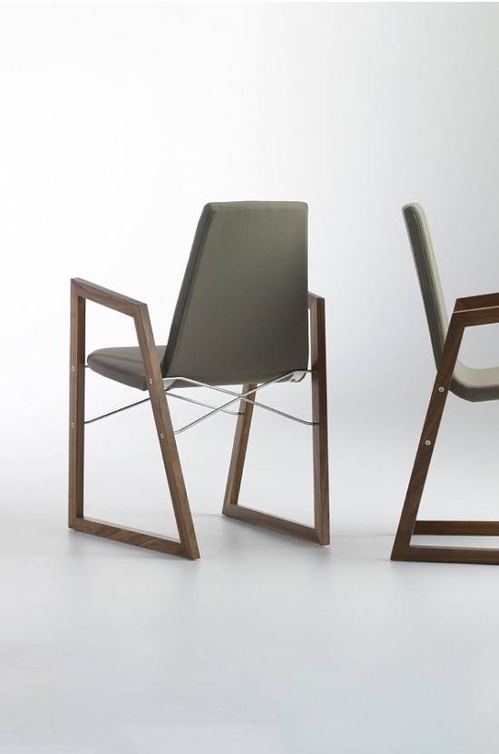 Столы и стулья